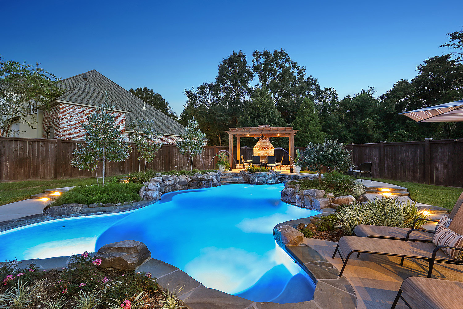4 Reasons for a Luxury Pool Design in Baton Rouge